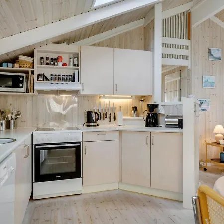 Peter - 400m From The Sea By Interhome * Hals