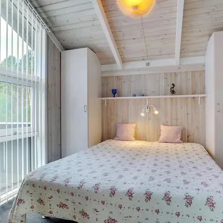 Peter - 400m From The Sea By Interhome * Hals