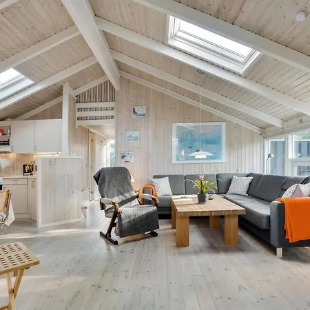 Vakantiehuis Peter - 400m From The Sea By Interhome Hals