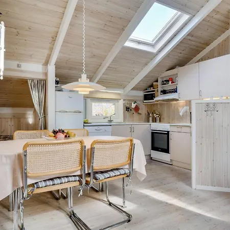 Peter - 400m From The Sea By Interhome * Hals
